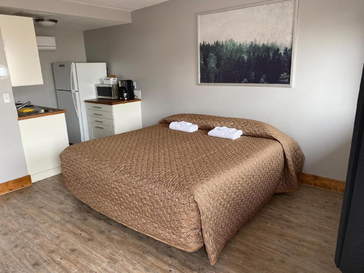 Caribou Lodge And Motel Soda Springs Экстерьер фото