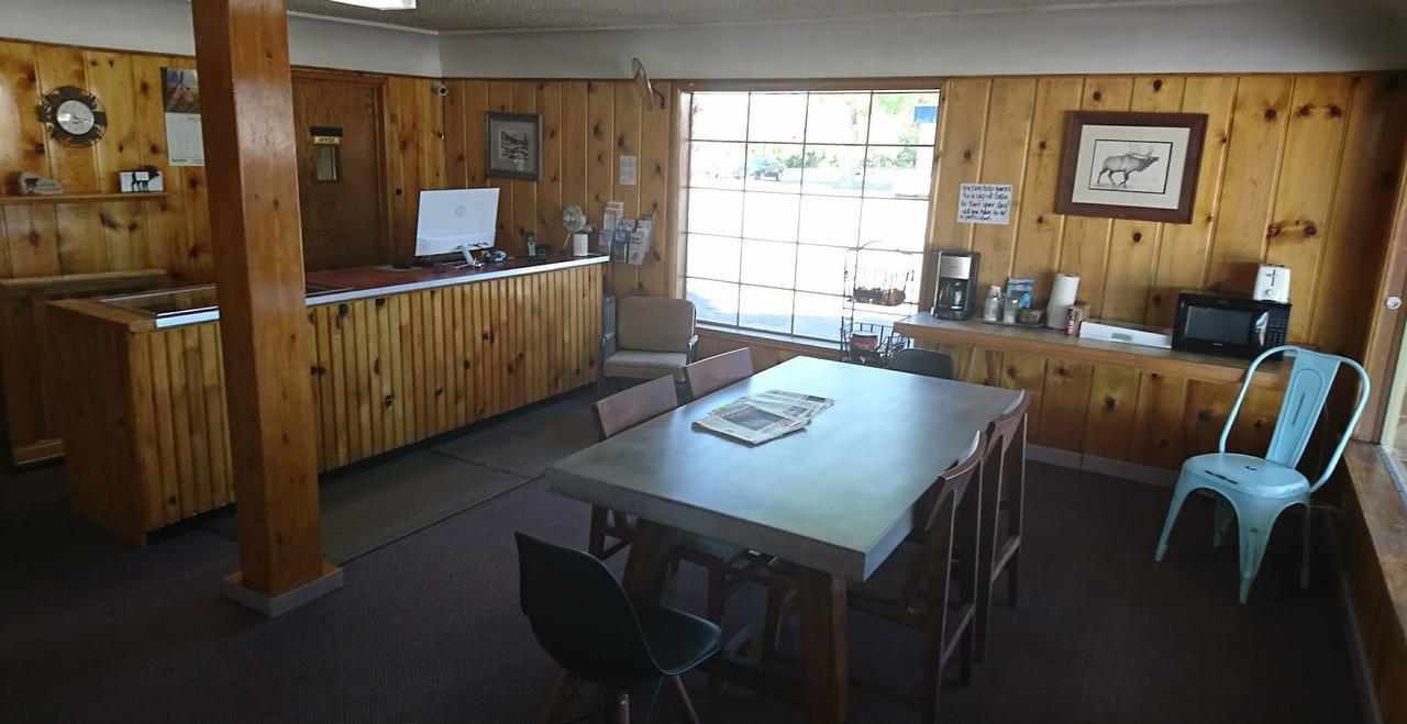 Caribou Lodge And Motel Soda Springs Экстерьер фото
