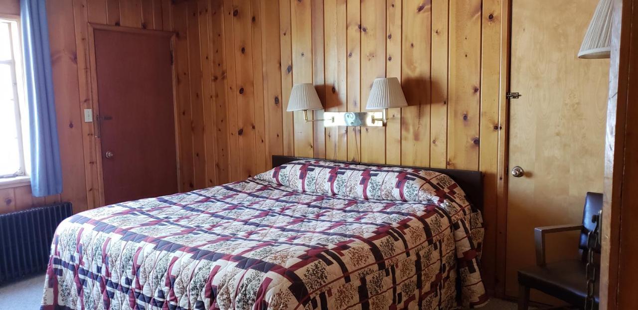 Caribou Lodge And Motel Soda Springs Экстерьер фото
