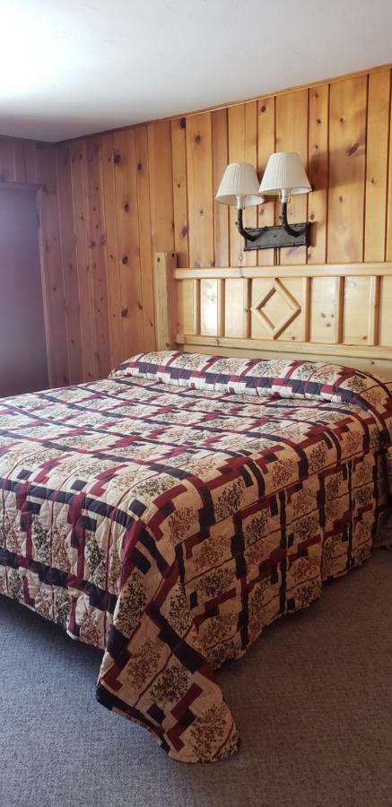 Caribou Lodge And Motel Soda Springs Экстерьер фото